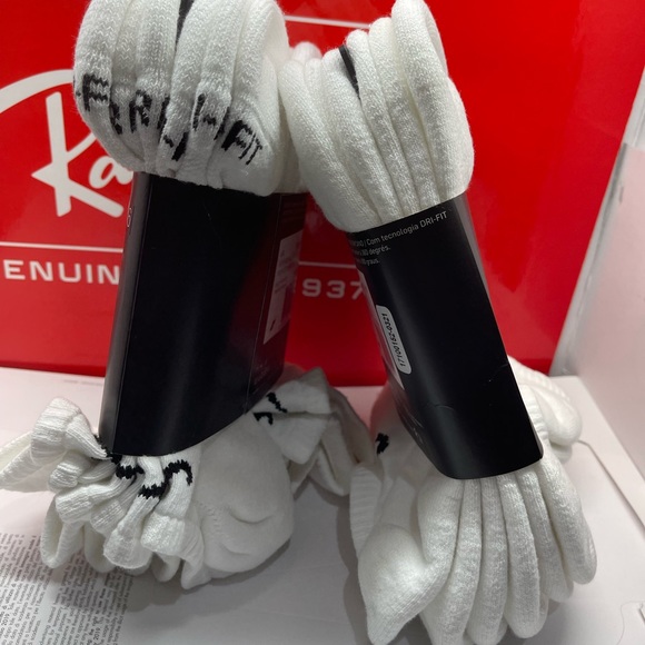 Brand new Nike Ankle socks 2 pks of 6 White ankle socks size 8-12 total 12 pairs - Picture 2 of 5